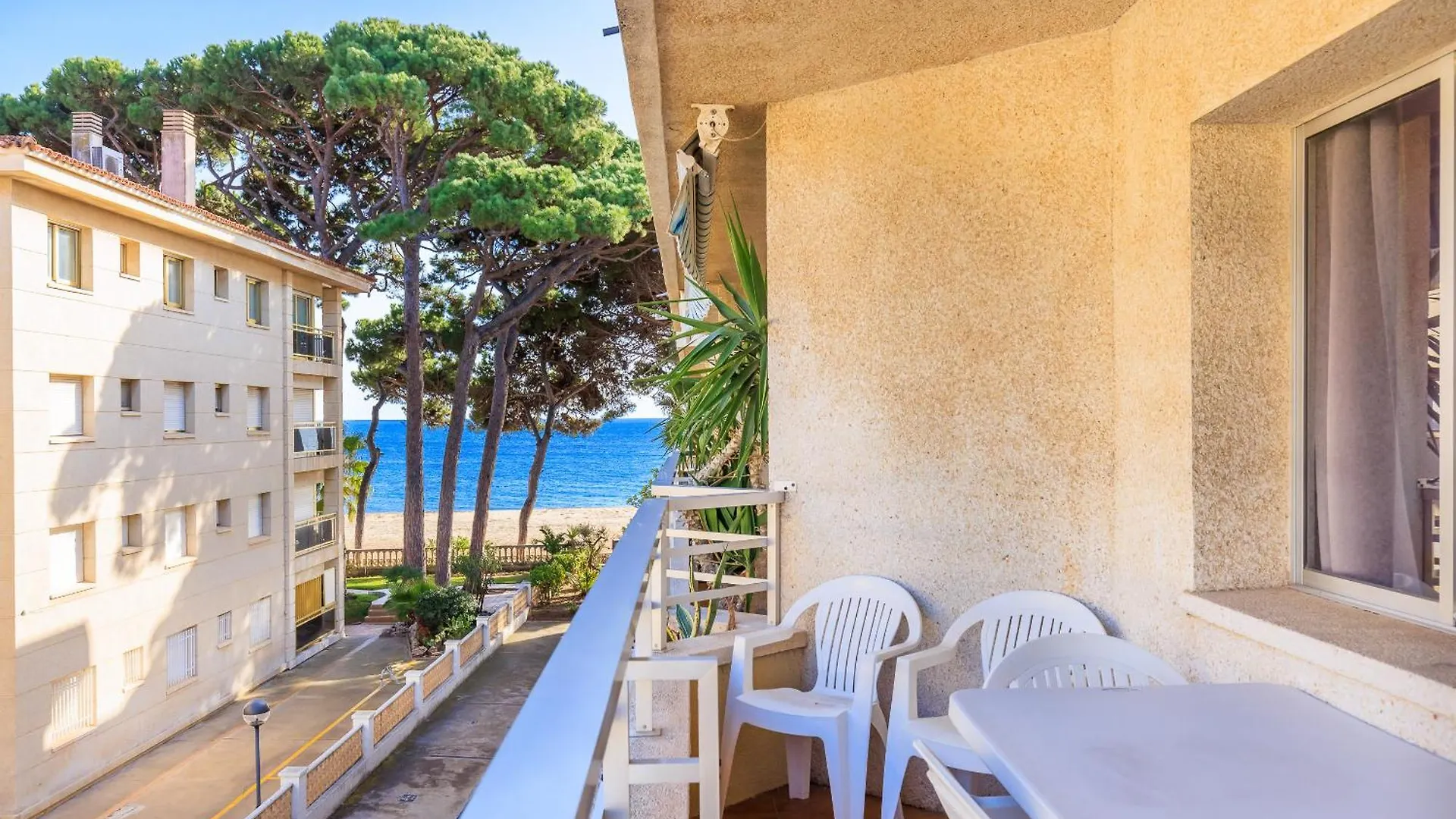 Tucan Planetcostadorada Cambrils Apartament