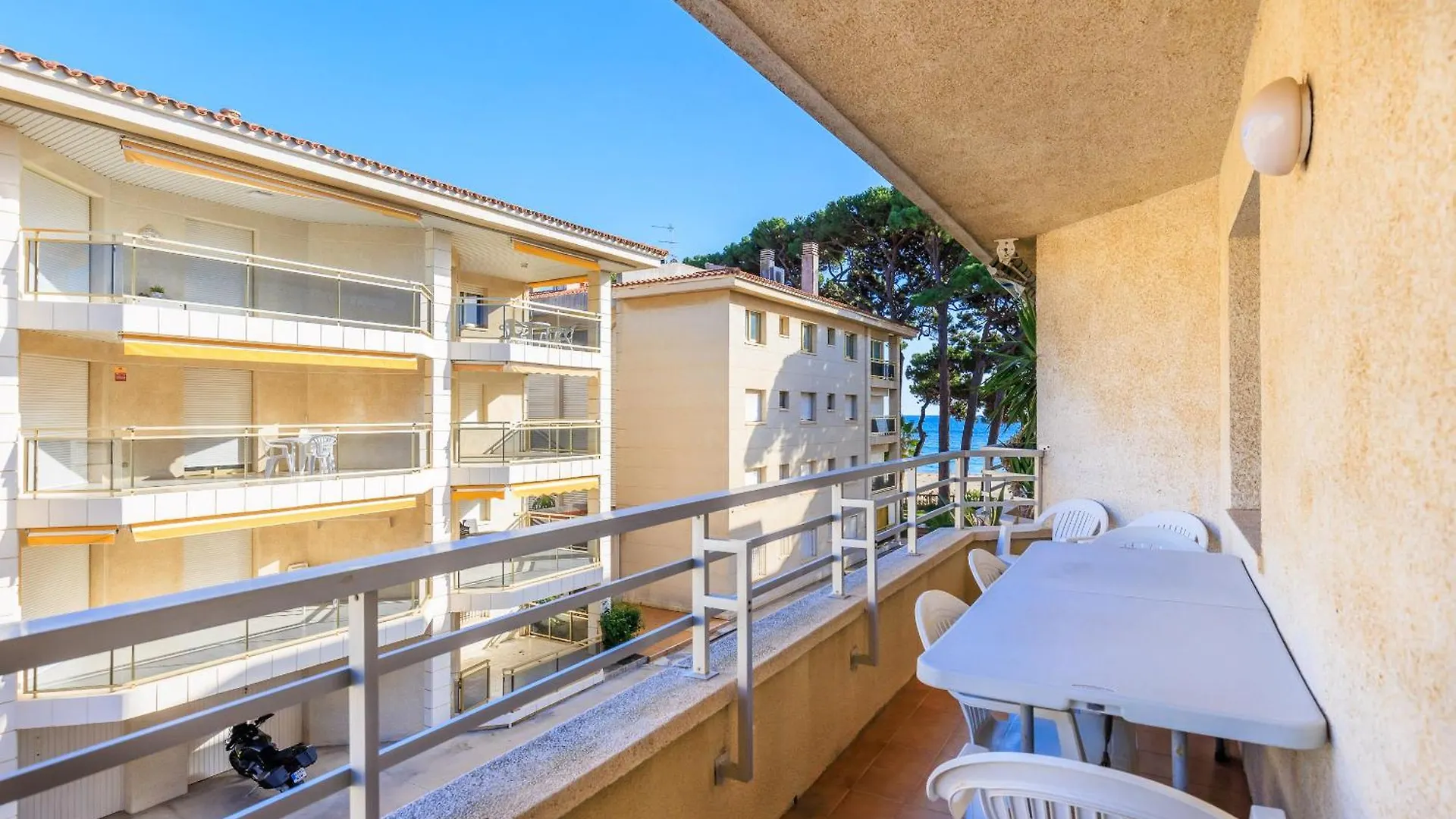 Tucan Planetcostadorada Cambrils Apartament